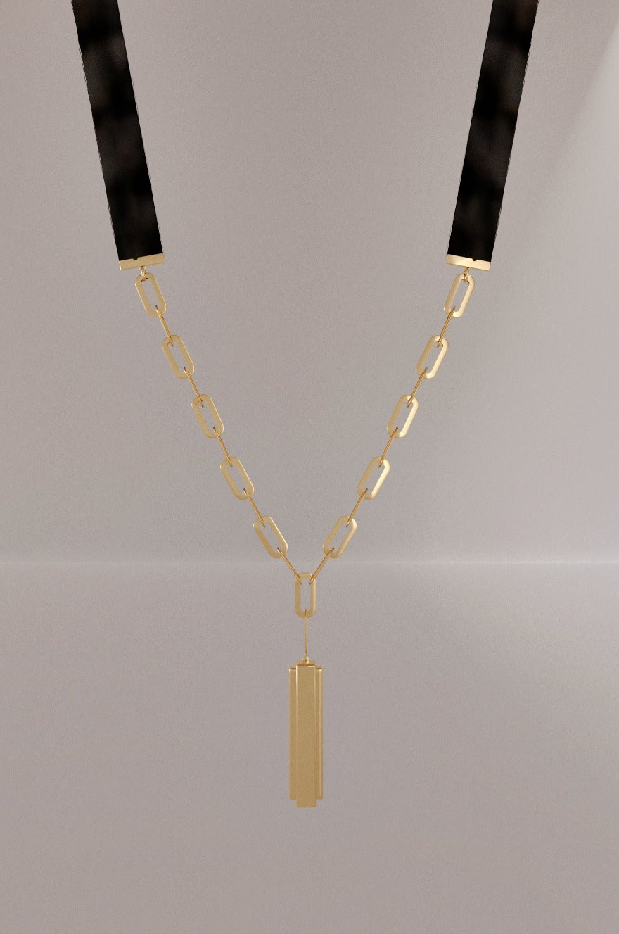One plain Ribbon Necklace