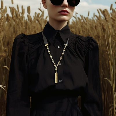 One plain Ribbon Necklace